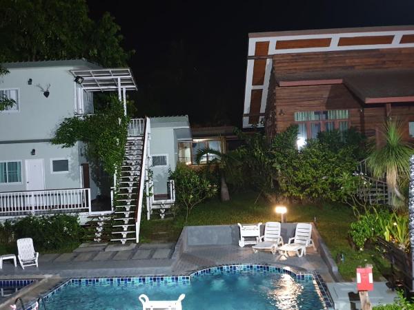 Takaidao Vintage Home : photo 8 de la chambre chambre lit queen-size - vue sur piscine