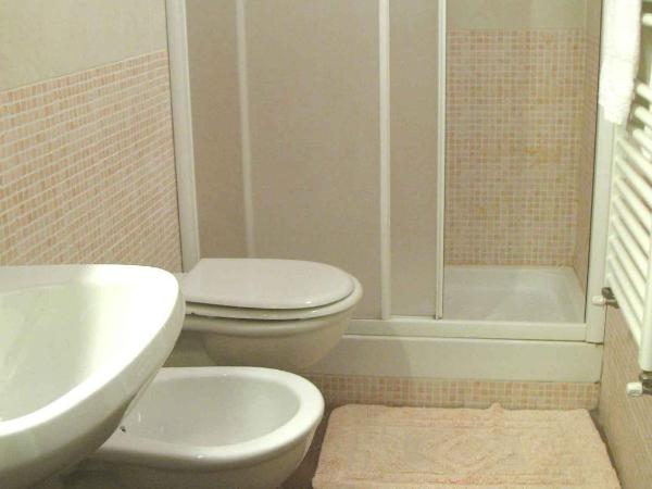 Agriturismo La Torretta : photo 3 de la chambre chambre double avec salle de bains privative