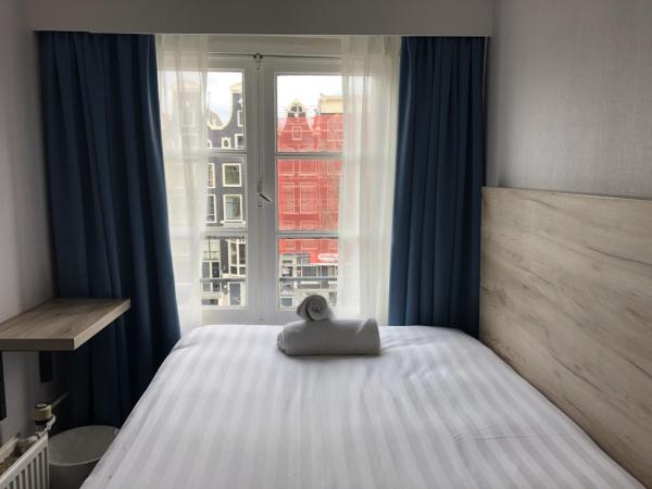 Facade Hotel Amsterdam : photo 2 de la chambre petite chambre double - vue sur canal