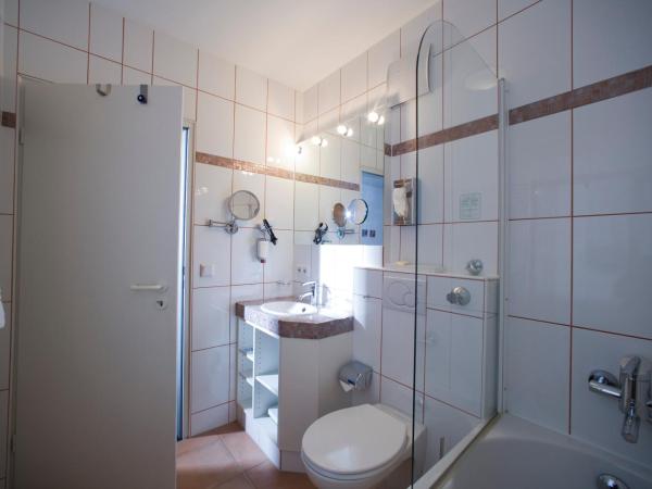 Hotel Lessing : photo 10 de la chambre chambre double