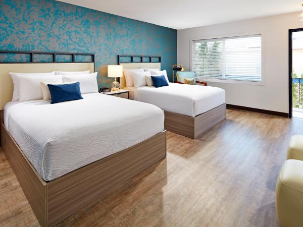 The Shoal Hotel La Jolla Beach : photo 1 de la chambre chambre avec 2 grands lits queen-size