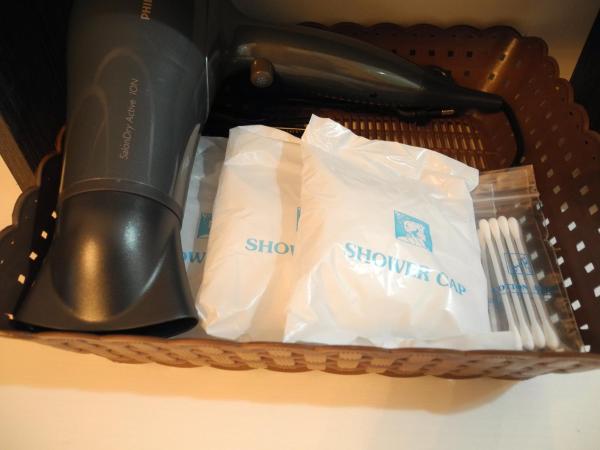 Bann Tawan Hostel Chiang Rai : photo 6 de la chambre chambre lit king-size - vue sur jardin