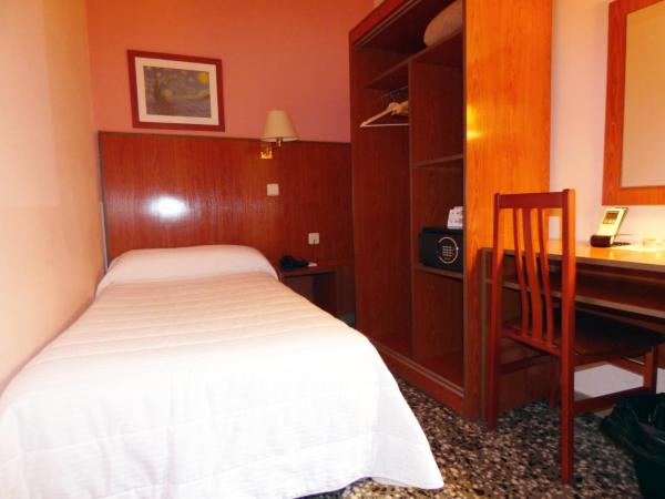 Cuatro Naciones : photo 8 de la chambre chambre simple