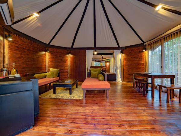 The Pavilions Himalayas Lake View : photo 7 de la chambre royal lake villa