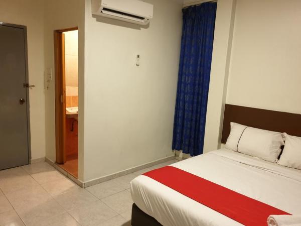 Fully Hotel Desa Tebrau : photo 3 de la chambre chambre double standard