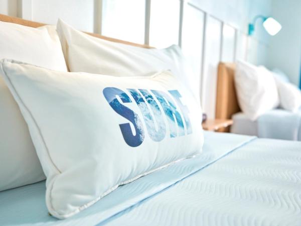 Universal's Endless Summer Resort - Surfside Inn and Suites : photo 1 de la chambre chambre standard avec 2 lits queen-size (entrée anticipée au parc incluse*)