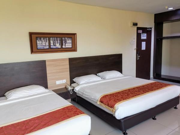 Hotel Centre Point Tampin : photo 6 de la chambre chambre double avec lit king-size