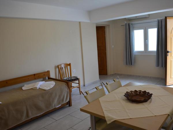 Anemomilos Suites : photo 4 de la chambre appartement 2 chambres - rez-de-chaussée