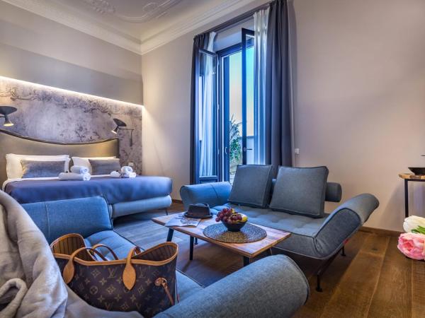 Palazzo dei Conti Residenza d'Epoca : photo 1 de la chambre suite junior avec balcon