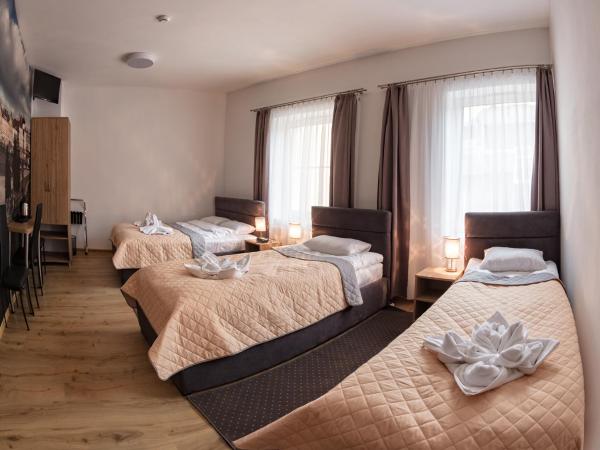 HOTEL LUBLIN : photo 3 de la chambre chambre triple confort