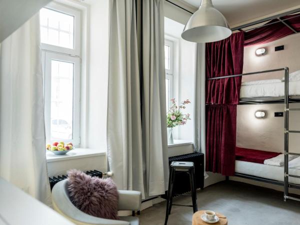 Wake Up Wellness Hostel : photo 10 de la chambre lit dans dortoir 6 lits