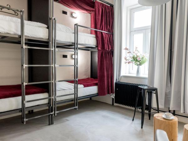 Wake Up Wellness Hostel : photo 8 de la chambre lit superposé dans dortoir mixte