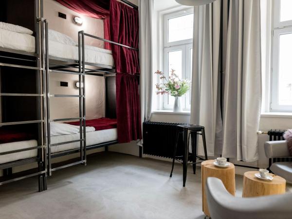 Wake Up Wellness Hostel : photo 9 de la chambre lit dans dortoir pour femmes de 4 lits