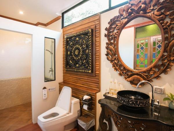 Pingviman Hotel : photo 4 de la chambre chambre triple supérieure avec baignoire spa