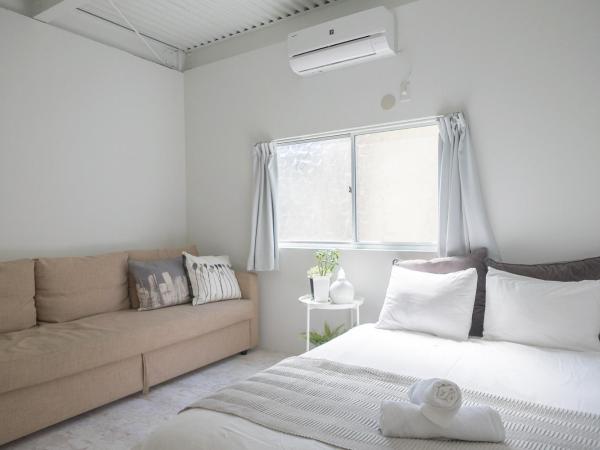 Hippo Hostel and Cafe Bar : photo 9 de la chambre chambre double avec lit d'appoint