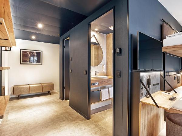 H2 Hotel München Olympiapark : photo 4 de la chambre chambre triple confort