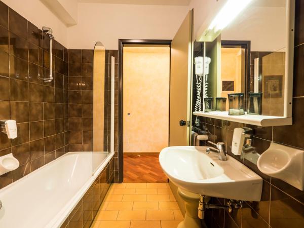 Hotel Vega Perugia : photo 6 de la chambre chambre familiale classique 