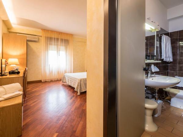Hotel Vega Perugia : photo 5 de la chambre chambre familiale classique 