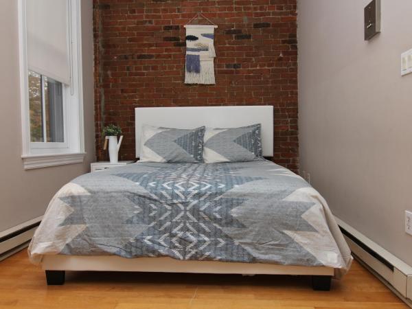Charming Studio in Boston Brownstone, C.Ave#5 : photo 5 de la chambre studio