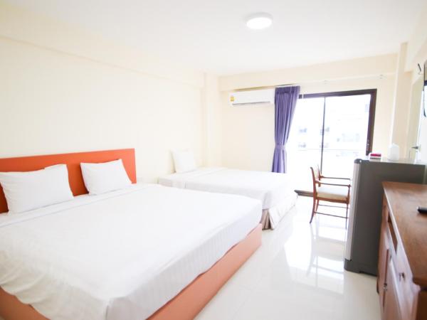 White House Bizotel : photo 1 de la chambre chambre triple supérieure