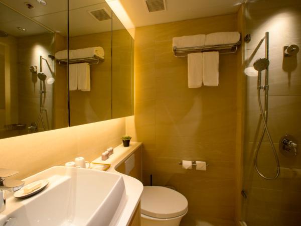 CM+ Hotels and Serviced Apartments : photo 4 de la chambre hébergement 2 chambres avec 2 salles de bains et balcon - tour sud - vue sur port 