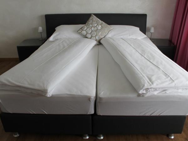 Bernina Bed and Breakfast : photo 2 de la chambre chambre double avec balcon