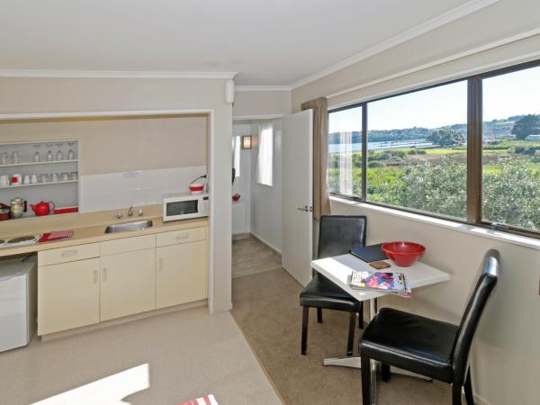 Airport Harbour Motel : photo 5 de la chambre chambre familiale