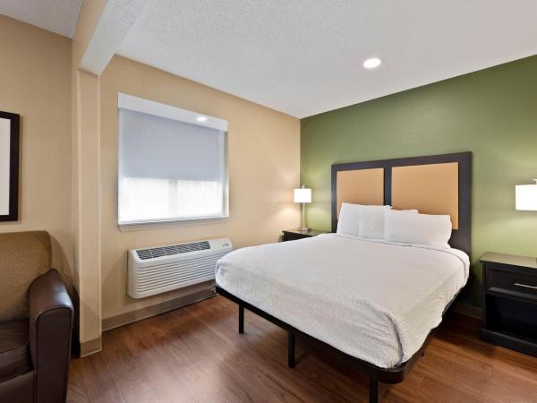 Extended Stay America Select Suites - Charlotte - Tyvola Rd - Executive Park : photo 5 de la chambre studio de luxe avec 1 lit queen-size - non-fumeurs