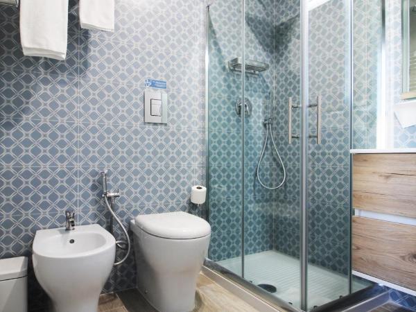 City View Naples : photo 9 de la chambre chambre double avec salle de bains privative