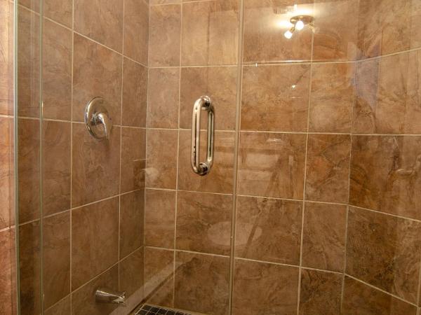 Maison Cartier Montreal : photo 1 de la chambre chambre lit queen-size avec baignoire spa