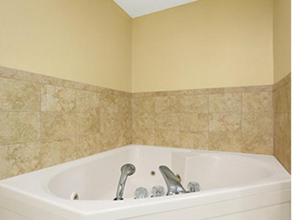 Ramada Limited - Columbia : photo 1 de la chambre chambre lit king-size deluxe - non-fumeurs