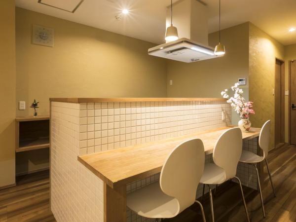 Guesthouse Raku : photo 8 de la chambre chambre familiale standard