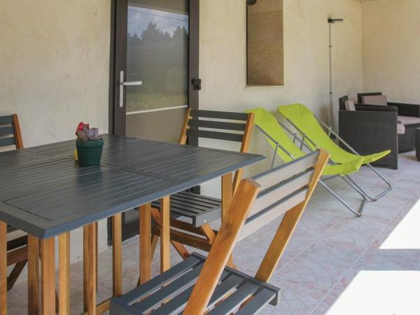 Maison 4 étoiles et Studio 3 étoiles indépendants avec piscine : photo 9 de la chambre chambre double avec salle de bains privative