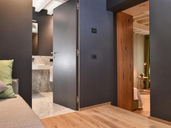 Hotel Maison Ducal : photo 5 de la chambre chambre triple exclusive - vue sur canal