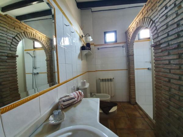 Casa del Aljarife : photo 4 de la chambre chambre lits jumeaux avec balcon