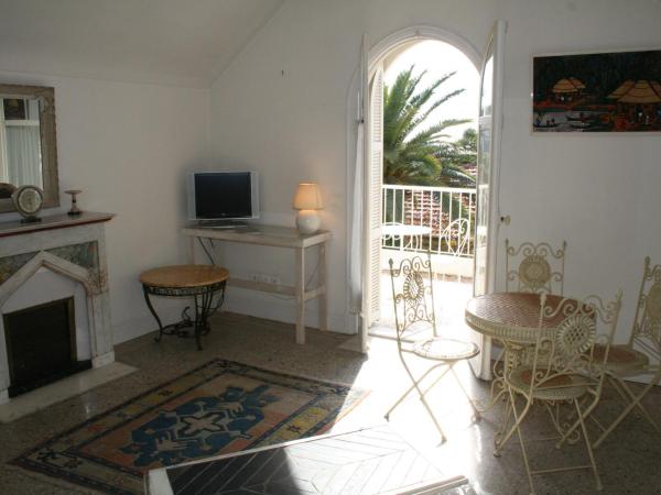 Résidence La Villa Léonie : photo 4 de la chambre appartement supérieur 1 chambre avec terrasse

