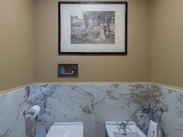 M Maison Particulière Porto : photo 5 de la chambre suite avec balcon - vue sur ville