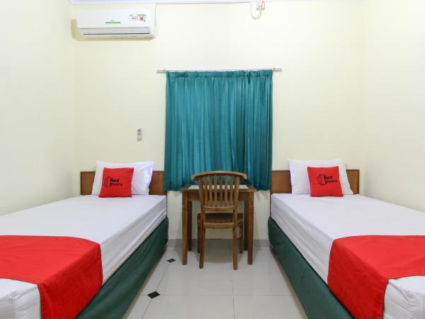 RedDoorz near Rumah Sakit Condong Catur : photo 3 de la chambre chambre lits jumeaux