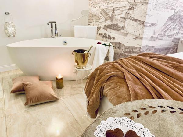 Palazzo del Poeta - Dimora Contemporanea : photo 5 de la chambre chambre double deluxe avec baignoire