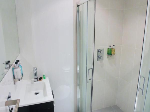 Room Home Stay : photo 2 de la chambre chambre double avec balcon