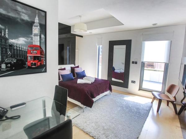 Room Home Stay : photo 7 de la chambre suite avec terrasse