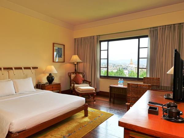 Hyatt Regency Kathmandu : photo 2 de la chambre chambre lit king-size avec vue