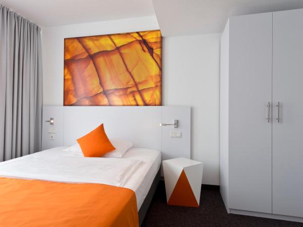 Wyndham Garden Duesseldorf City Centre Koenigsallee : photo 6 de la chambre chambre double standard