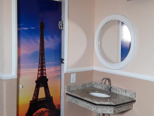 Hotel YES (Adult Only) : photo 3 de la chambre chambre quadruple Économique