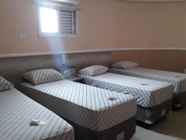 Hotel YES (Adult Only) : photo 5 de la chambre chambre quadruple Économique