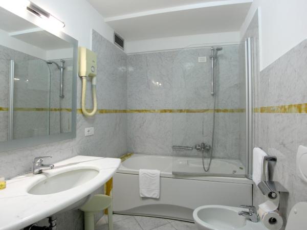 Grand Hotel Duomo : photo 7 de la chambre chambre triple