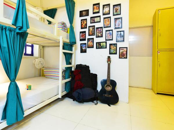 goSTOPS Mumbai : photo 3 de la chambre bed in 8 bed mixed ac dormitory room with shared bathroom