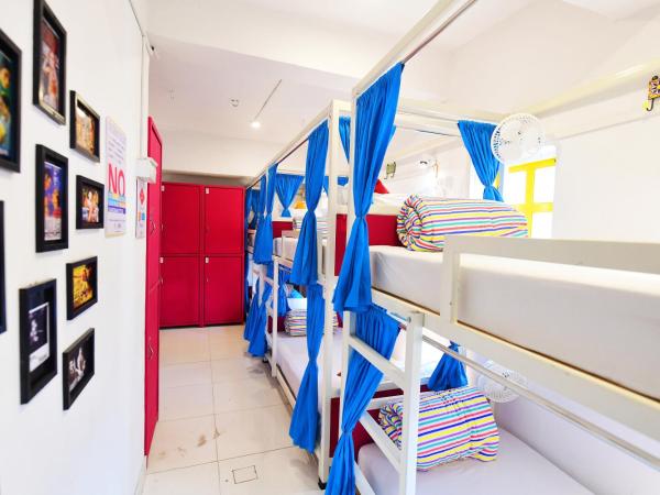 goSTOPS Mumbai : photo 4 de la chambre bed in 10 bed mixed ac dormitory room with ensuite bathroom