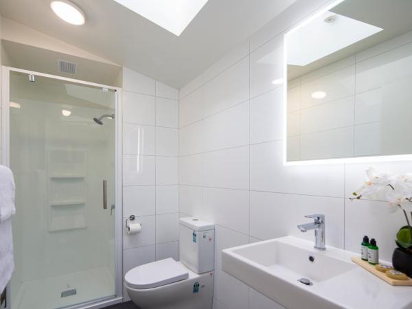 Koura Apartments Central Queenstown : photo 10 de la chambre appartement 3 chambres avec 3 salles de bains