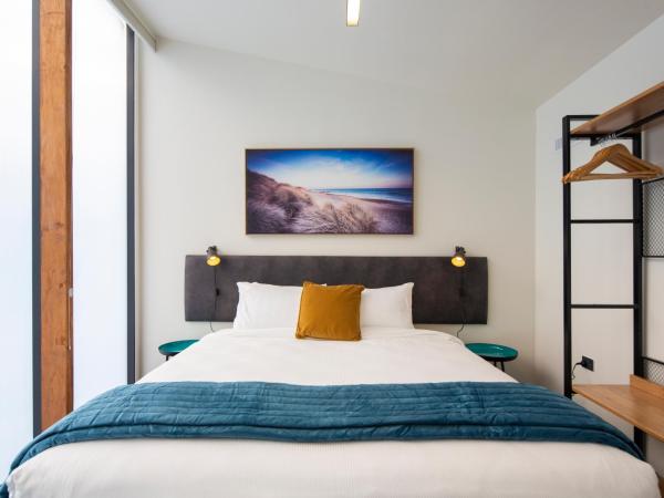 Koura Apartments Central Queenstown : photo 9 de la chambre appartement 3 chambres avec 3 salles de bains